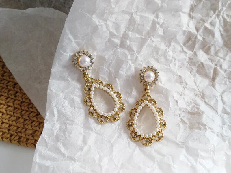 How to Wear Gold Drop Earrings with Confidence