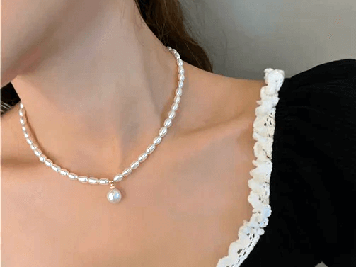 The Enduring Charm of Vintage-Inspired Silver Pearl Necklace