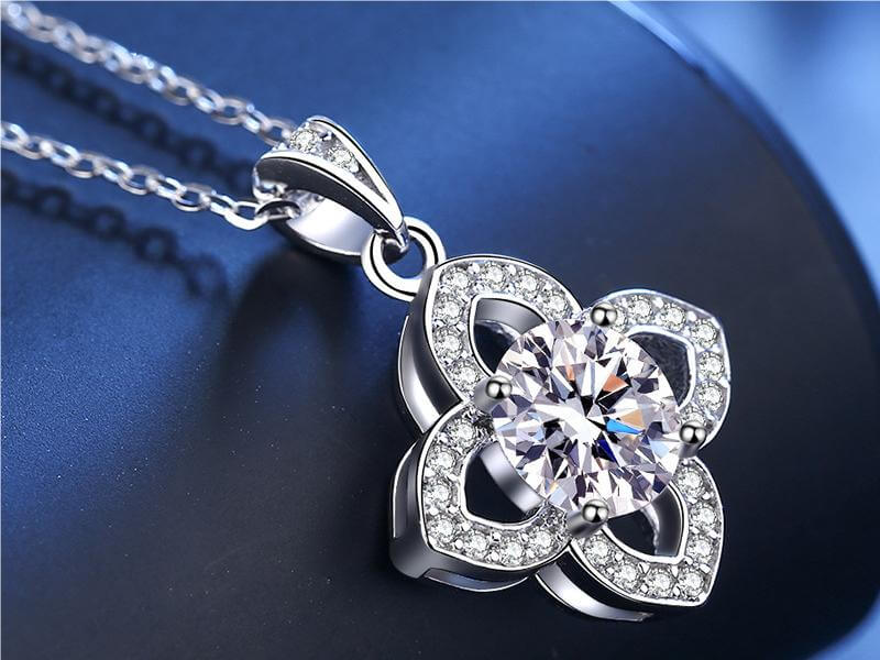 Wedding Elegance: The Perfect Choice of Moissanite Necklaces