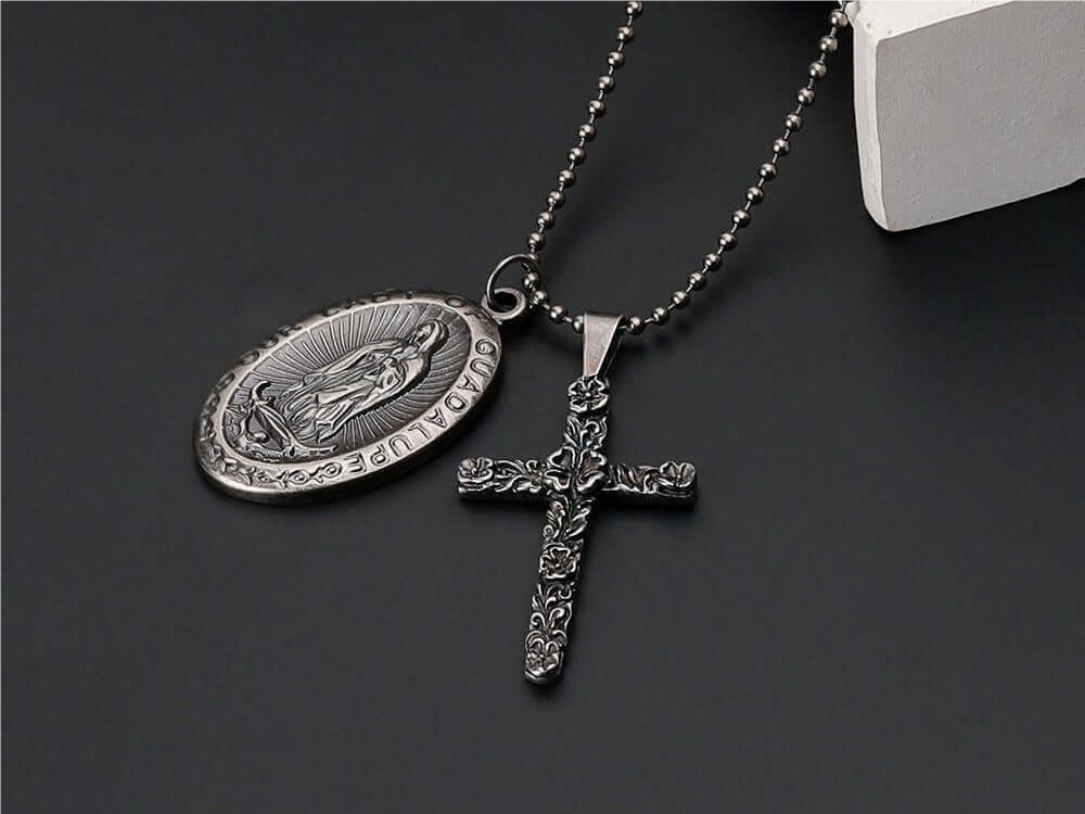 Why Cross Necklace Make Meaningful Presents