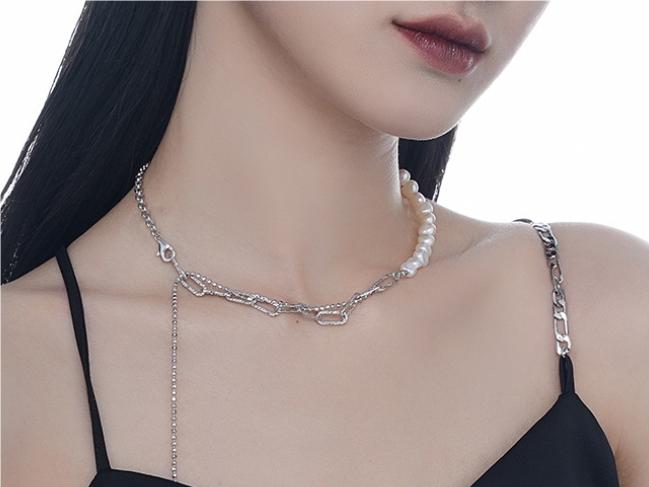 The Mesmerizing Allure of the Half Pearl Half Chain Necklace