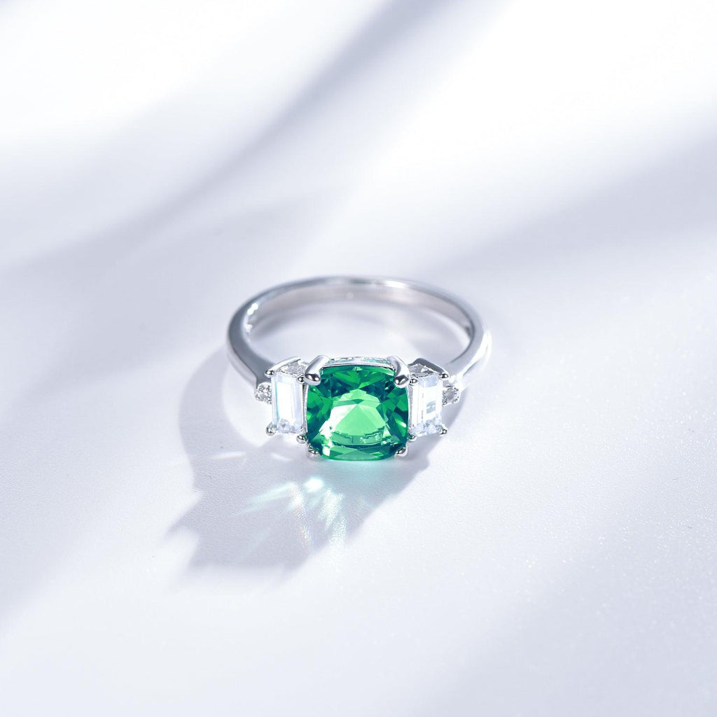 Emerald Green Engagement Ring - Trendolla Jewelry