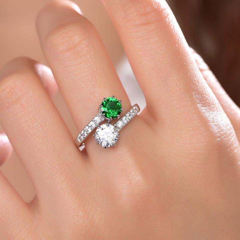 Emerald Green Round cut Engagement Ring - Trendolla Jewelry