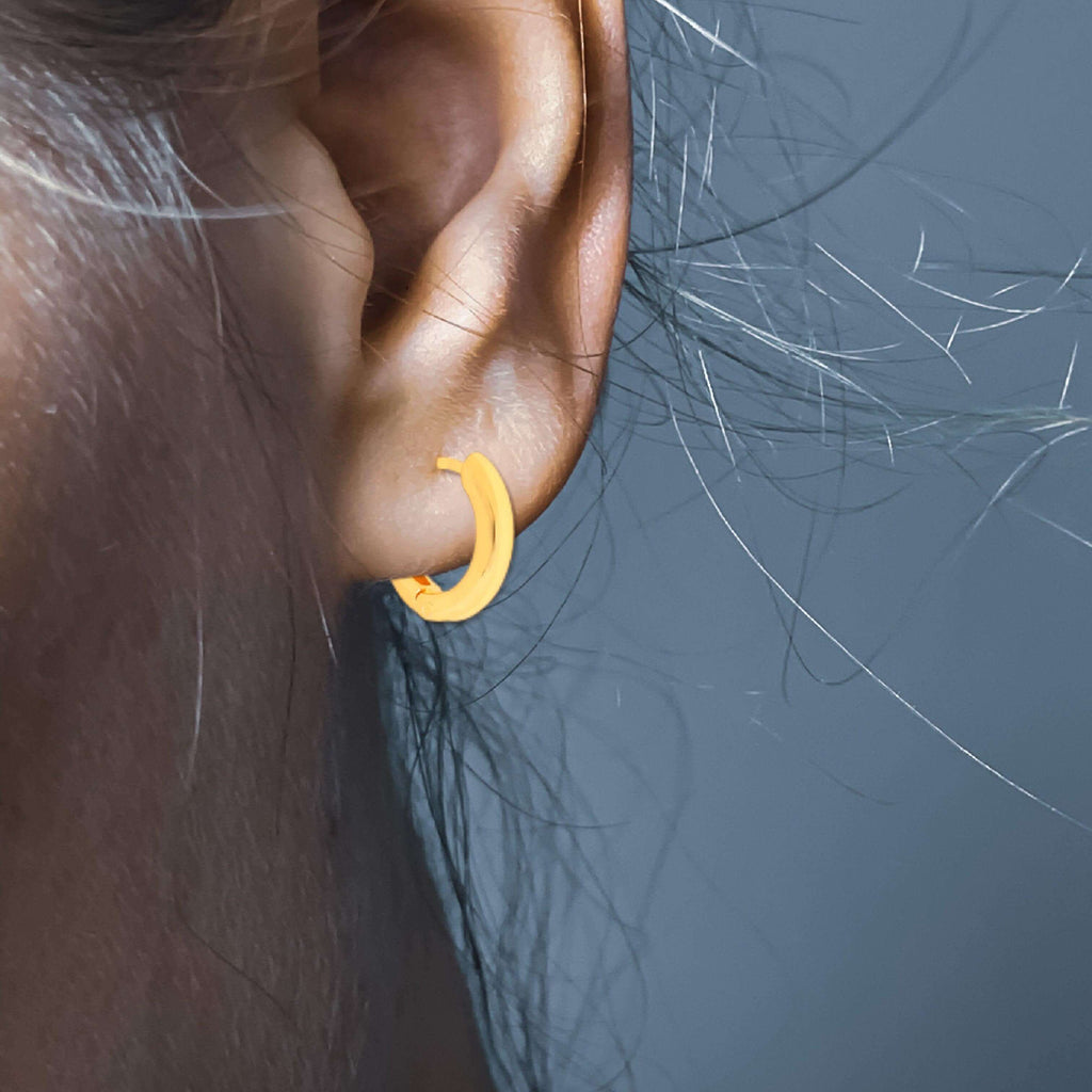 Luxe Simple Huggie Earrings - Trendolla Jewelry