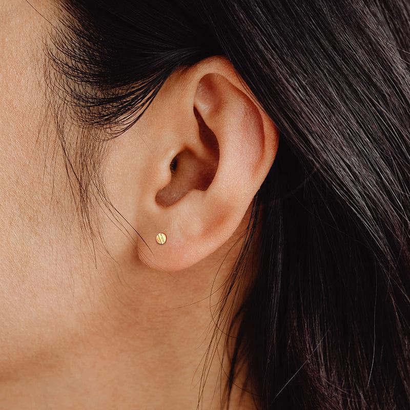 Trendolla Geometric Circle Flat Back Cartilage Earrings