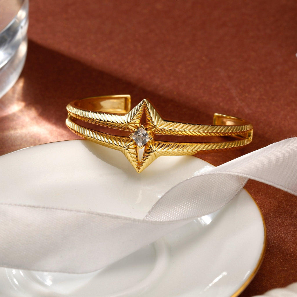 Triangle Bracelet Falling star Collection Designed by Ida Eckhel - Trendolla Jewelry